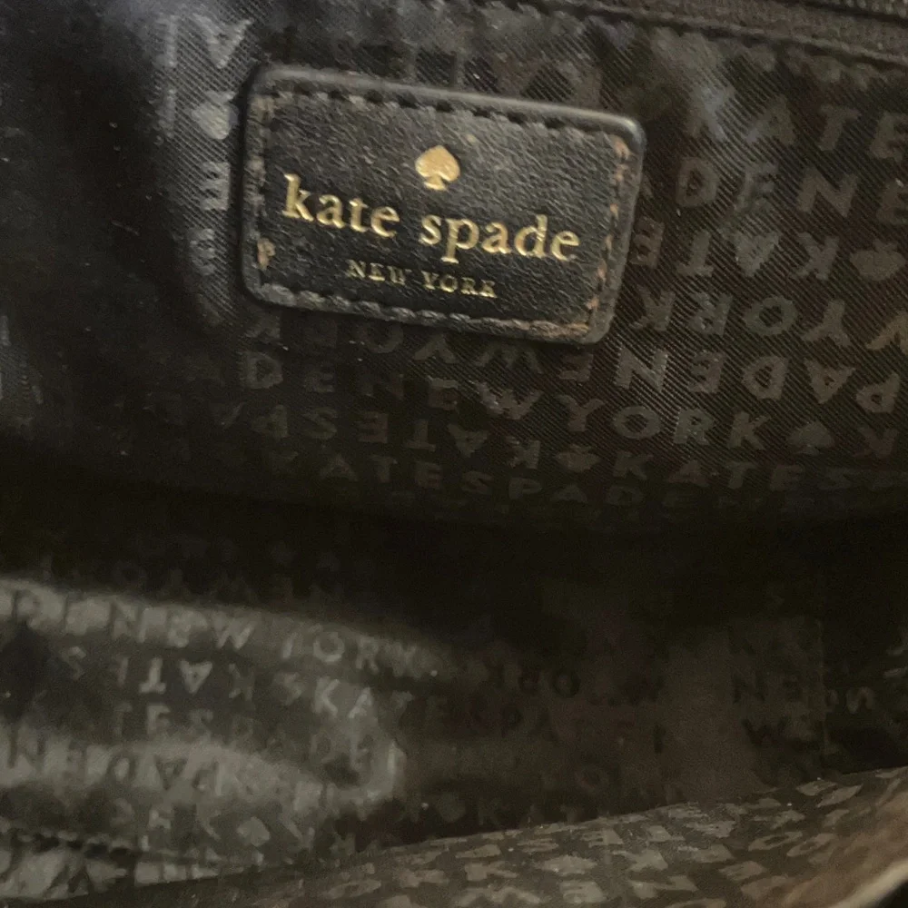 Kate Spade Black Pebble Leather Crossbody. - Picture 4 of 4